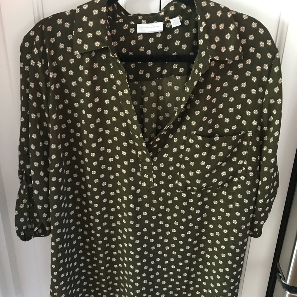 3/4 sleeve, v neck blouse